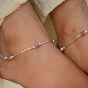 Premium Anklet for Ladies and Girls: A Gift for Special Occasions